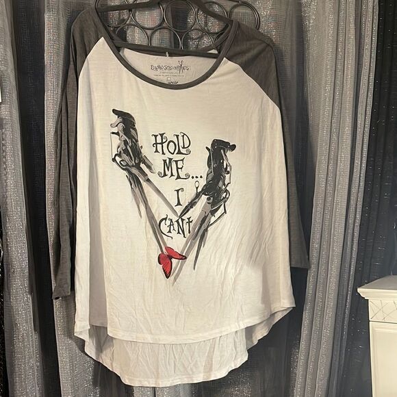 Edward Scissorhands Hold Me I Can’t Tee (M) - Picture 1 of 3